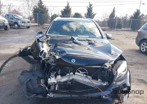 2017 Mercedes-Benz Glc 300 4Matic z USA, uszkodzony, nr VIN WDC0G4KB7HV006775